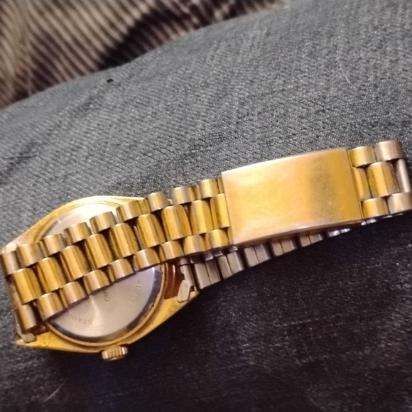 Sergio Valente Gold Classic Presidential Watch - Picture 5 of 8